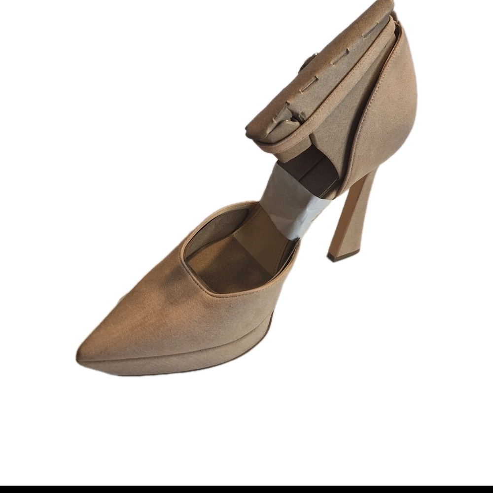 New Nine West Laken2 Light Natural Suede Heels. Size 11